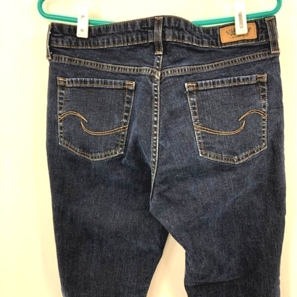 Levi’s Women’s Size 12 Mid Rise Straight Jeans Five Pocket Design Button Zipper - Picture 8 of 9